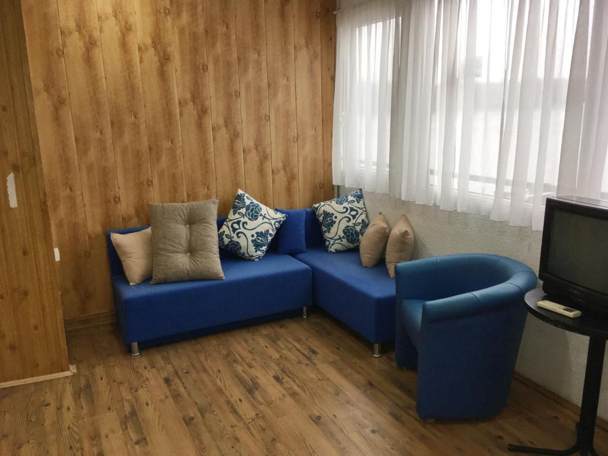 فندق Splav Guest Hause Gusar بلغراد المظهر الخارجي الصورة